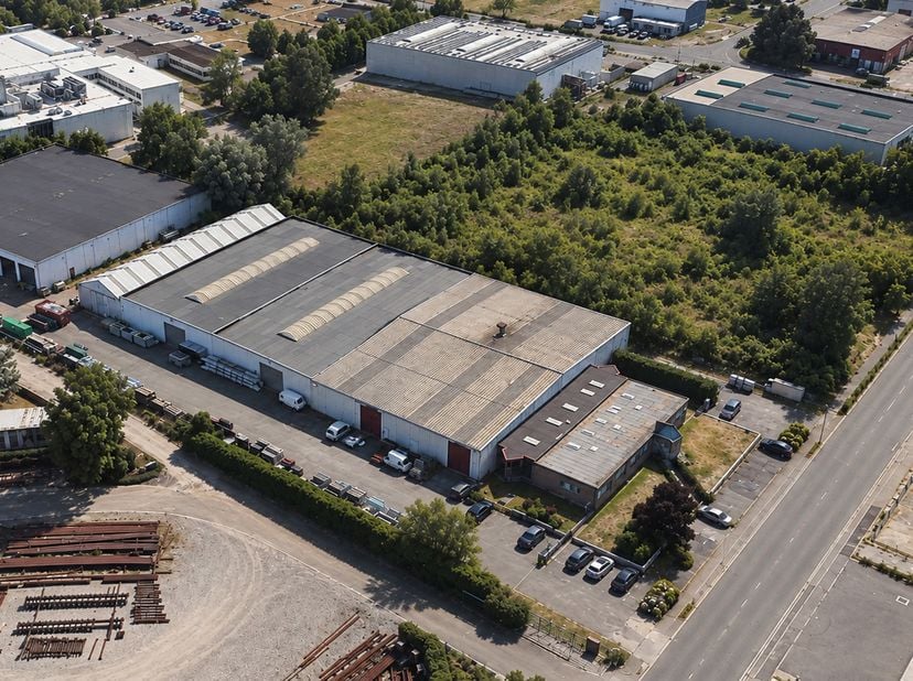 Bien professionnel à vendre à ,
                    6040 Jumet