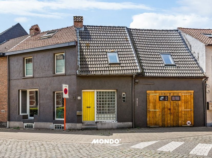 Deze charmante, volledig gerenoveerde woning geniet een prachtige ligging in het pittoreske Klein-Willebroek, vlak bij het Sashuis. Het zicht op het h