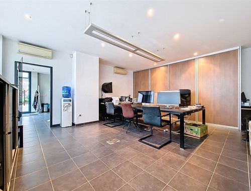                                         Complexe de bureaux à vendre à Zaventem, € 159.000
