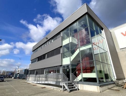                                         Bureaux à louer à Antwerpen, € 2.083,33
