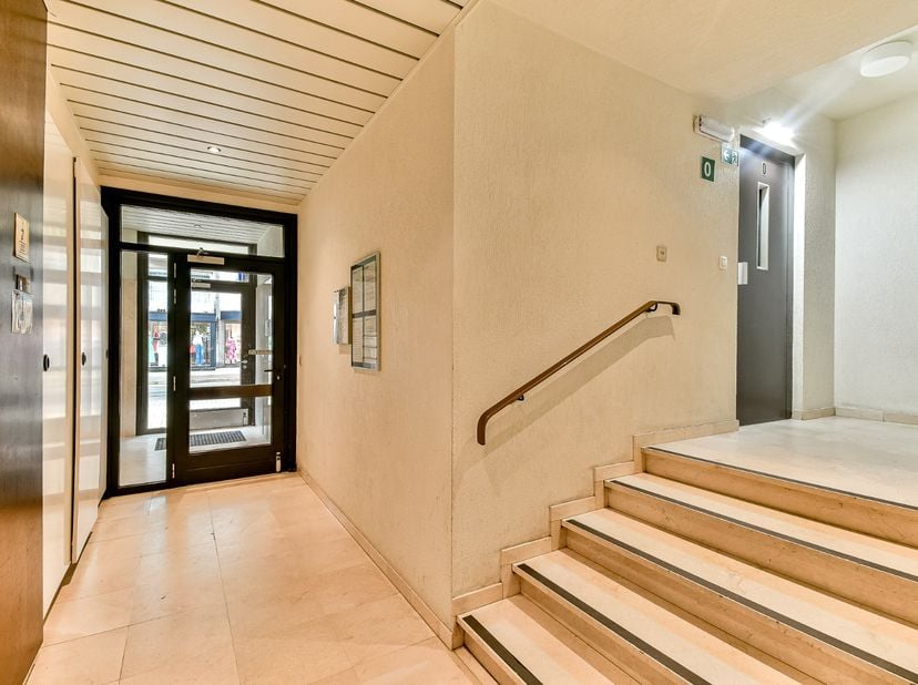 Centraal gelegen in het hart van Middelkerke bevindt zich deze praktische studio van ca. 36 m², ideaal als tweede verblijf aan zee of als investering.