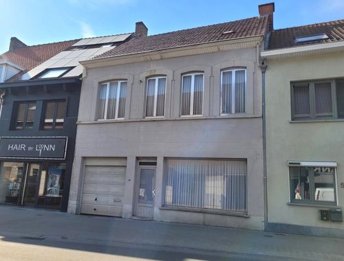                                         Bien commercial avec habitation à vendre à Gistel, € 225.000

