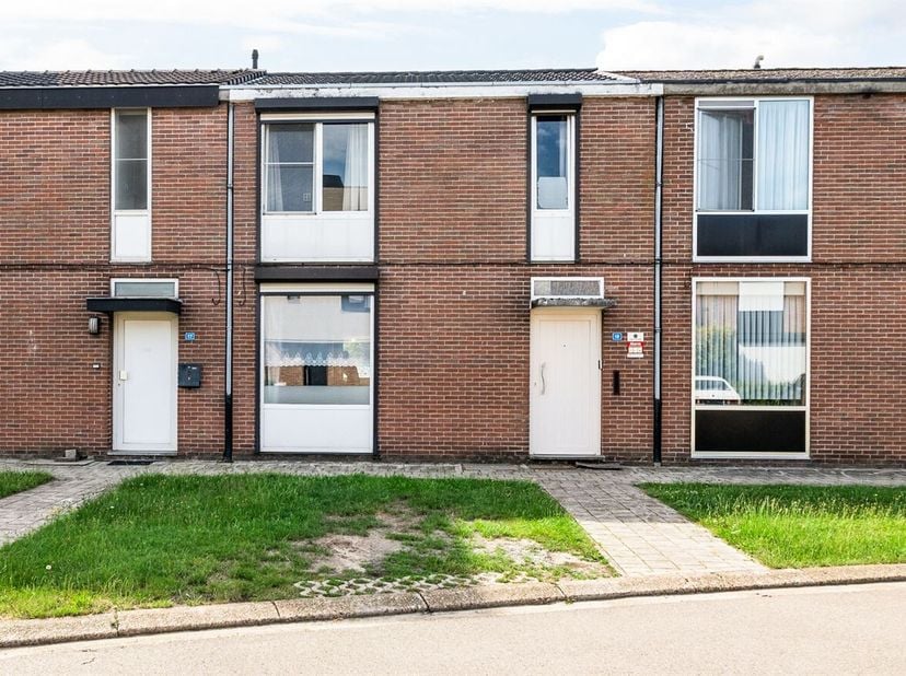 Instapklare woning met tuin en wegenis in Herentals! <br />
De woning dateert van 1969, werd doorheen de jaren gerenoveerd en voldoet aan de hedendaag