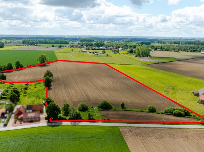 LANDBOUWGROND 58.750 m² - <br />
<br />
Dit perceel landbouwgrond van 5ha 87a 50ca is gelegen op een prachtige locatie en is vrij van pacht.<br />
Het