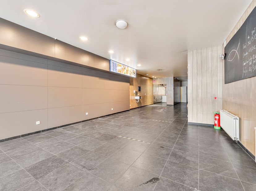 Bien professionnel à vendre
                    à 8930 Menen