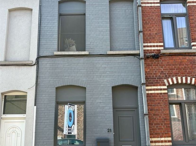 LEUKE WONING GELEGEN IN CENTRUM GERAARDSBERGEN<br />
Richtprijs : 175.000 euro<br />
<br />
Deze leuke, goed gelegen woning in centrum Geraardsberg