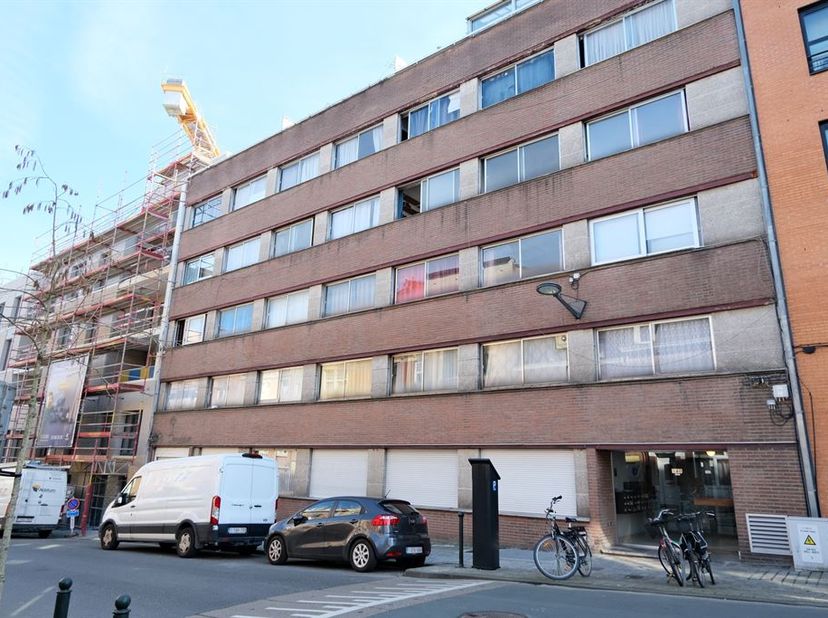 Appartement te koop in Rue de Theux 140 bus A5,
                    1040 Etterbeek