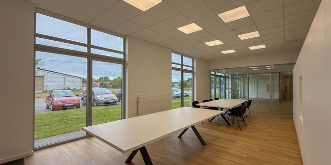 Bedrijfsvastgoed te huur in Rue de la Hurtrie 44, 7600 Péruwelz