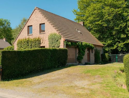                                         Villa à vendre à Wépion, € 380.000

