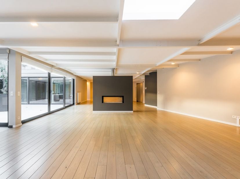 ETTERBEEK, Entre la cours Saint Michel et le Parc du Cinquantenaire , proche du Quartier Européen, facilité d'accès, ce loft atypique APPARTEMENT (4ch