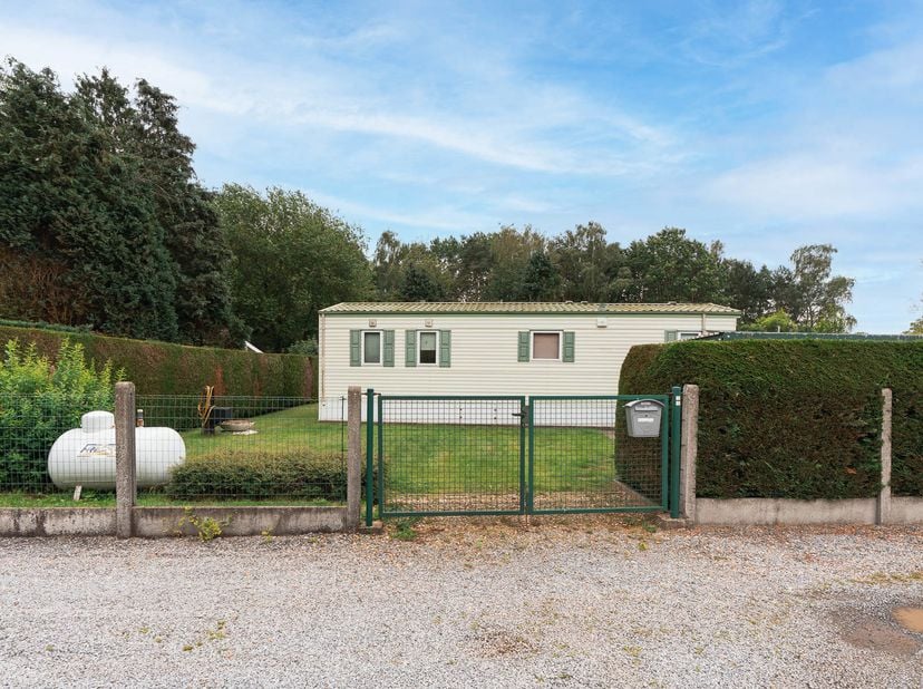 NIET GESCHIKT VOOR DOMICILIE, NIET VERGUND. AGRARISCH GEBIED<br />
Bent u op zoek naar een unieke plek om te genieten van rust, privacy en de natuur?