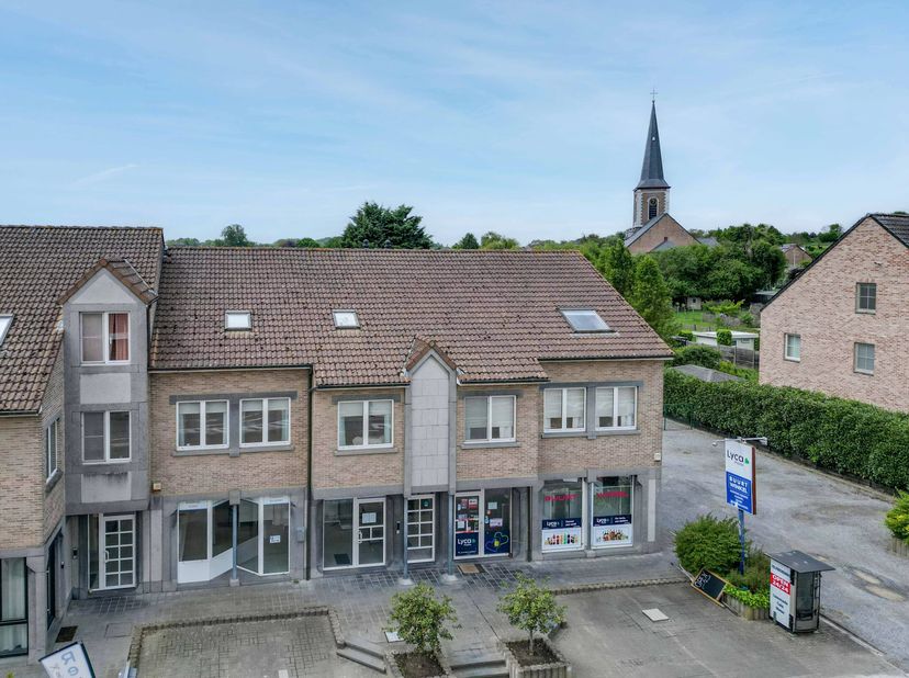 De prijs van 129.000 euro is een vanafprijs.<br />
Dit handelspand ligt op de Luikersteenweg, op ca. 10 minuten van het centrum van Sint-Truiden. Het