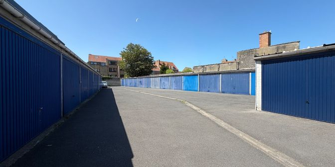 Garage à vendre à rozenlaan 5, 8400 Mariakerke
