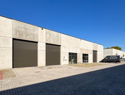                                         Bâtiment d’entreprise à louer à Hekelgem, € 1.800

