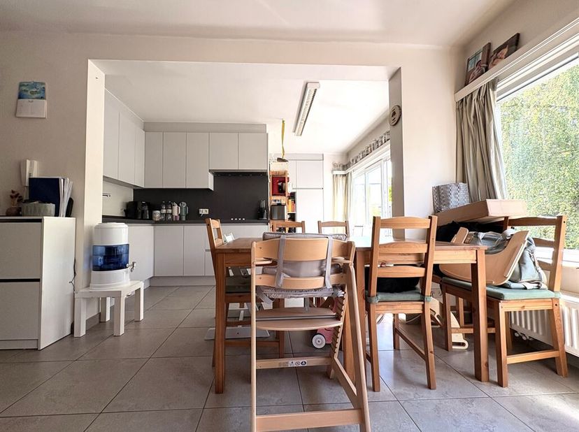 Gezellig en ruim gerenoveerd appartement op 1ste verdieping op wandelafstand (5 min.) van centrum Dendermonde<br />
Op zoek naar een instapklaar appar