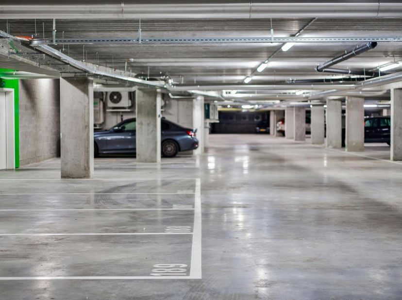 Garage te koop in Henri Dunantlaan 19,
                    9000 Gent