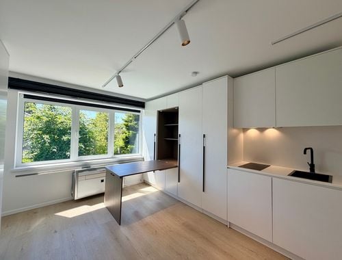                                         Studio à louer à Kortrijk, € 510
