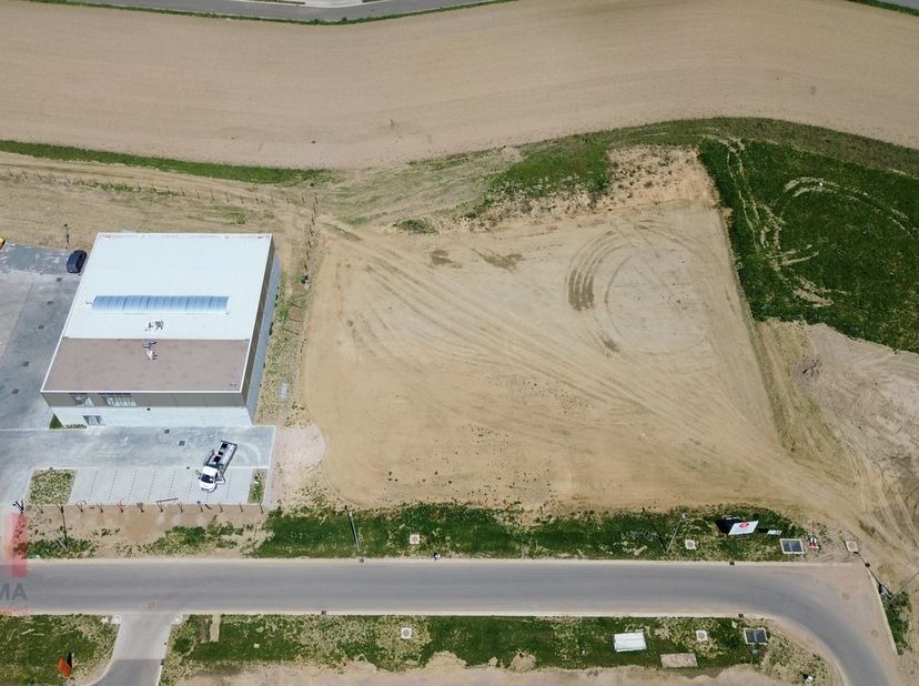 Bedrijfsgebouw op maat van 827 m² in combinatie met 207 m² kantoorruimte te koop.<br />
<br />
Op de nieuwe industriële ontwikkeling 'THEA' worden 8 l
