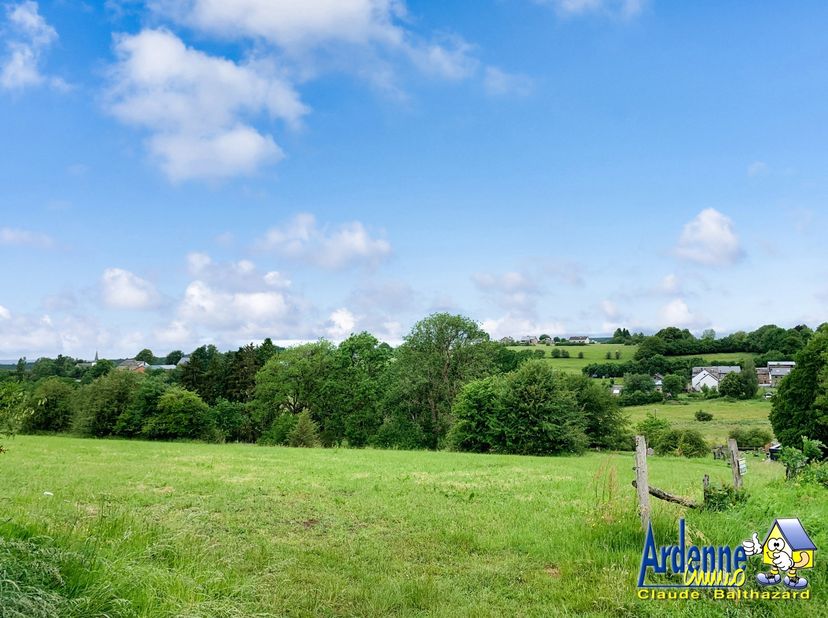 Magnifique terrain avec vue imprenable sur la vallée