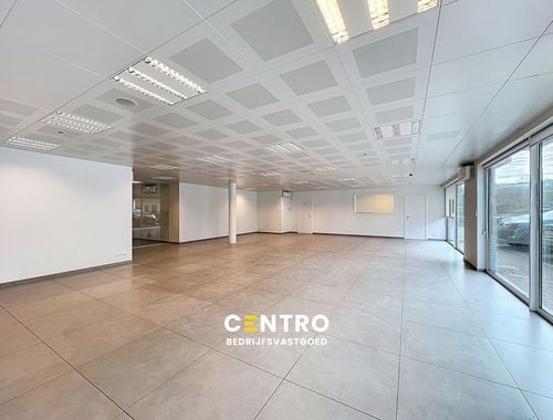                                         Espace de bureaux à louer à Roeselare, € 1.250
