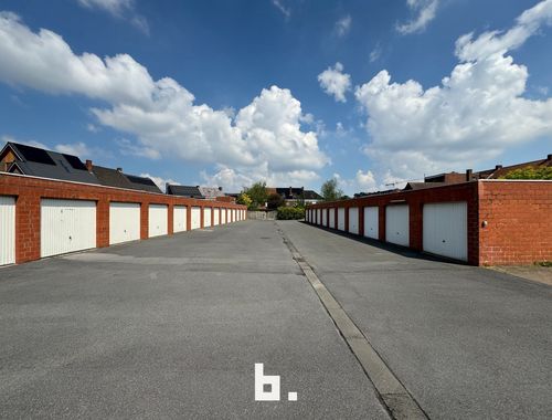                                         Garage à louer à Roeselare, € 85

