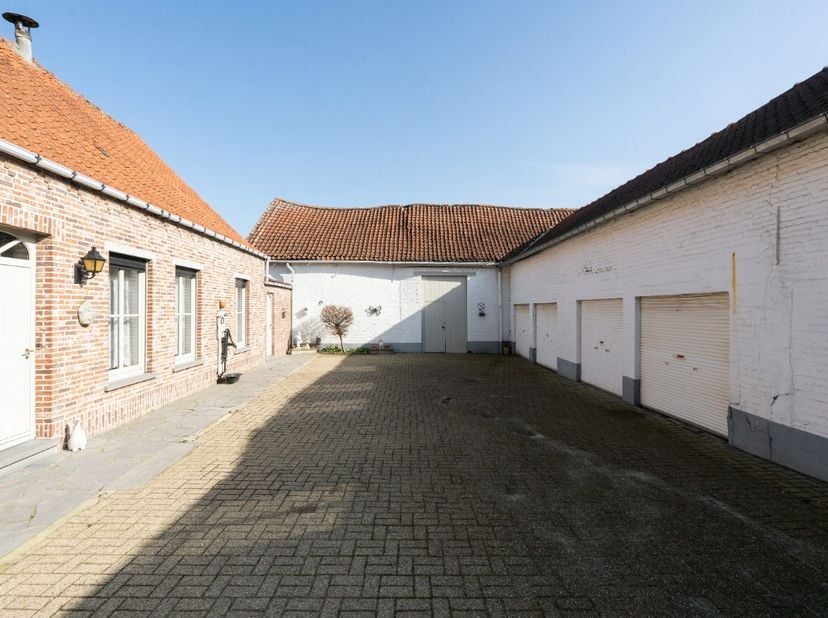 Huis te koop in Gentsestraat 115,
                    9406 Outer