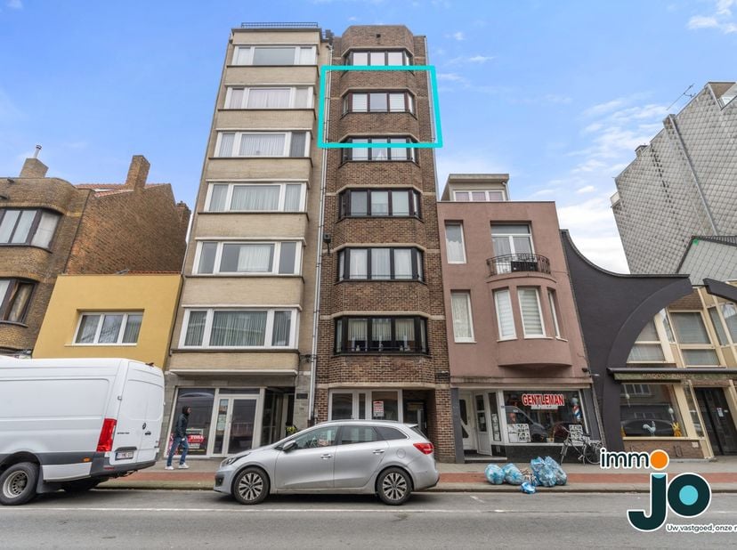 Cet appartement abordable et prêt à emménager, situé à proximité du centre d'Ostende, se trouve au cinquième étage, très lumineux, et comprend 2 chamb