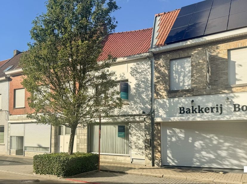 Huis te koop in Roeselaarsestraat 374,
                    8870 Izegem