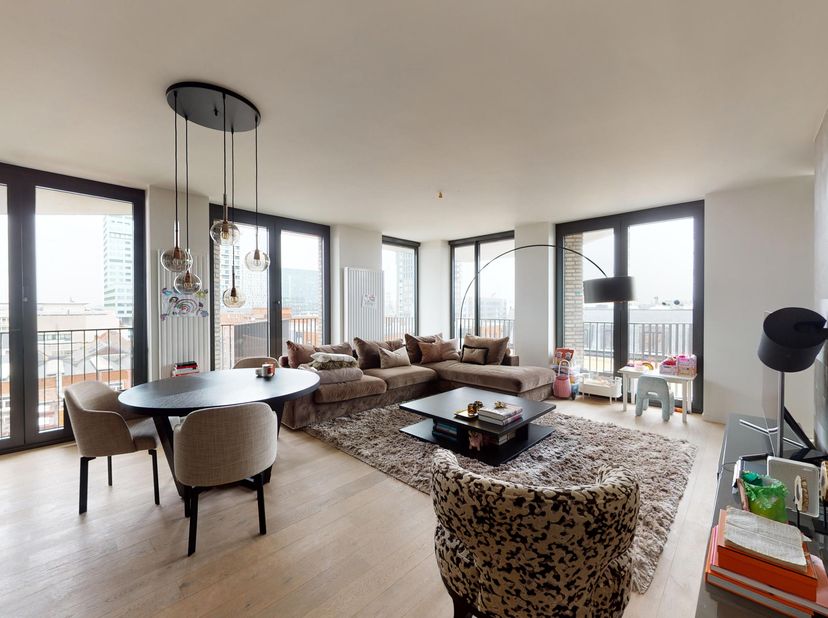 Appartement gelegen in de cadixwijk (Residentie Cadiz) voorzien van 2 ruime slaapkamers, 2 terrassen, berging en parkeergelegenheid.<br />
Indeling: I