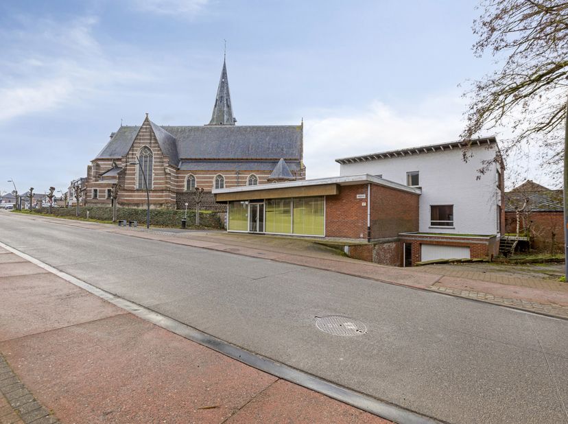 Huis te koop in Dorpsplein 1,
                    3470 Kortenaken
