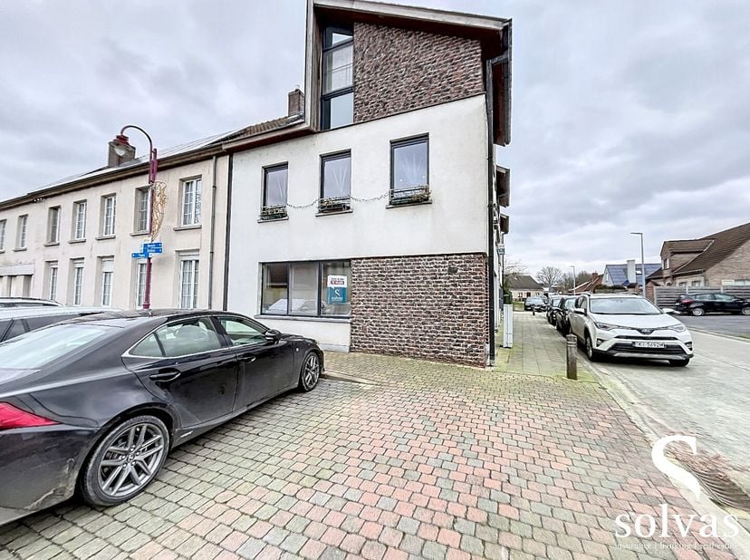 Bezoekmoment volzet!<br />
Duplex appartement te centrum Lotenhulle met mooie leefruimte, open ingerichte keuken, afzonderlijk toilet, bergruimte, 3 s