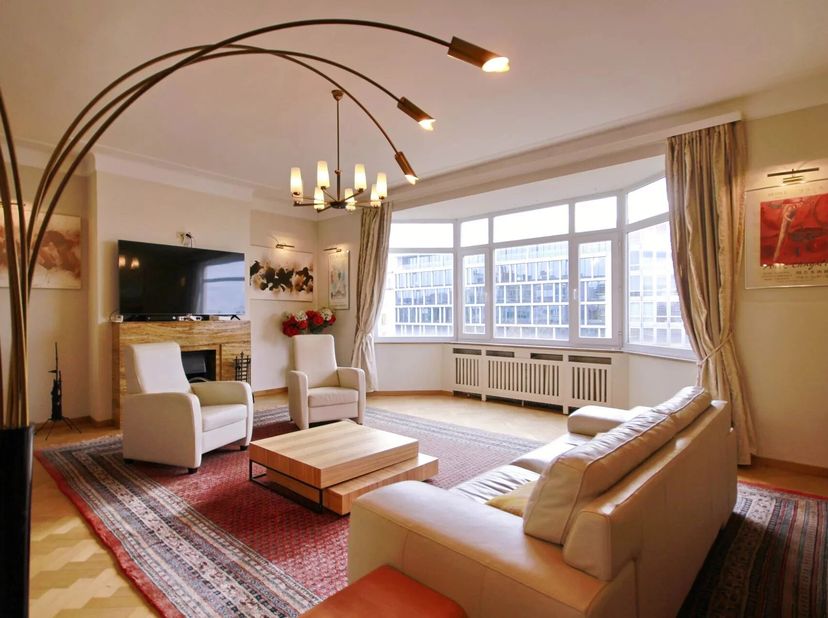 Appartement te huur in Avenue Louise 142,
                    1050 Elsene