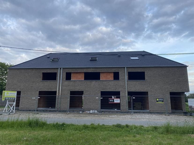 Nieuwbouwwoningen te koop in Sint-Gillis-Dendermonde Vlietbergstraat. Lot 1 reeds verkocht! Mis deze kans niet om eigenaar te worden van een stijlvoll