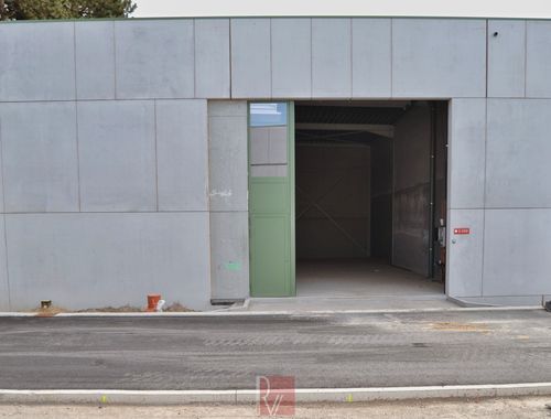                                         Entrepôt sans bureau à louer à Tielt, € 900
