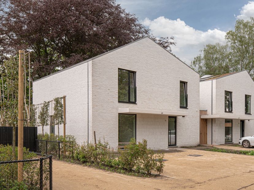LAATSTE WONING<br />
In domein "Op Hoop van Zegen" een vrijstaande nieuwbouwwoning op ca. 538 m² grond.<br />
Gelegen aan de Lage Kaart 452 in het beg