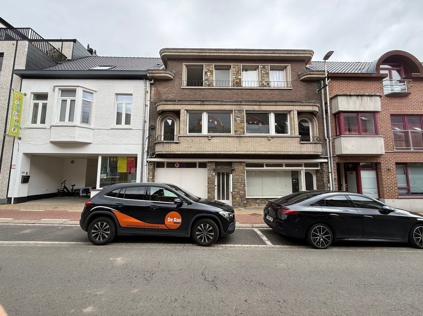 LEDE - Gerenoveerd appartement in het centrum.<br />
Inschrijven voor het geplande kijkmoment kan via onze website =&amp;gt; www.immoderas.be<br />
Dit ap