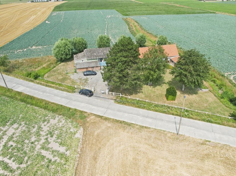 KIJKDAG ZATERDAG 08/08 VAN 10U TOT 12U! (graag vooraf inschrijven) Authentieke hoeve met bijgebouwen en prachtige verzichten in Houtem (Veurne)<br />