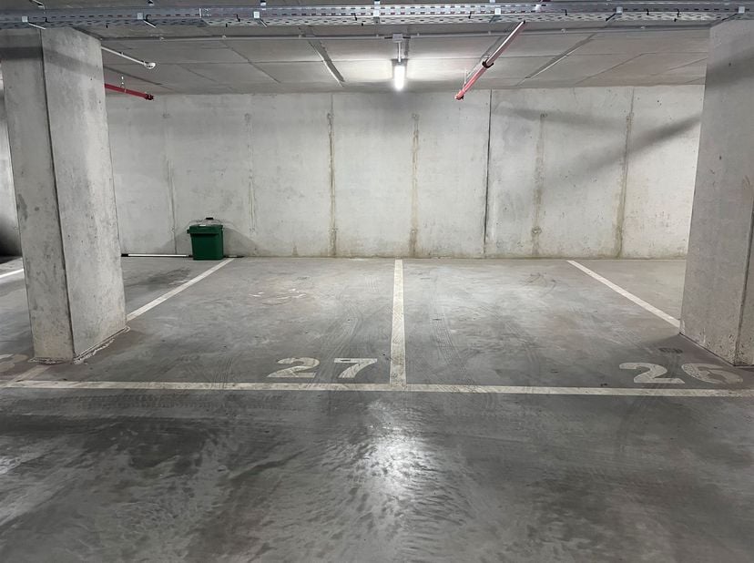 Ondergrondse autostaanplaats te Herentals <br />
<br />
Ligging: Ideaal gelegen autostaanplaats in het centrum van Herentals. De verbindingswegen na