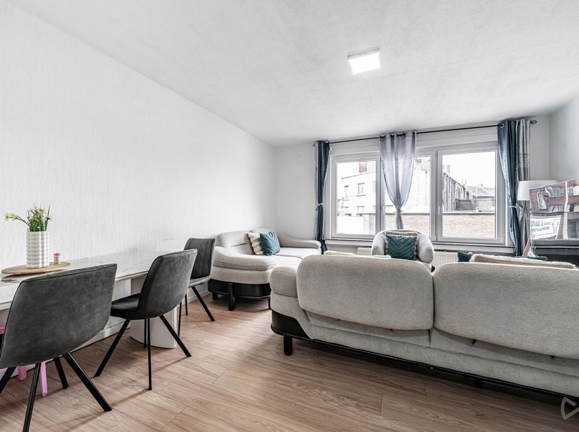 Appartement te koop
                    in 6020 Dampremy