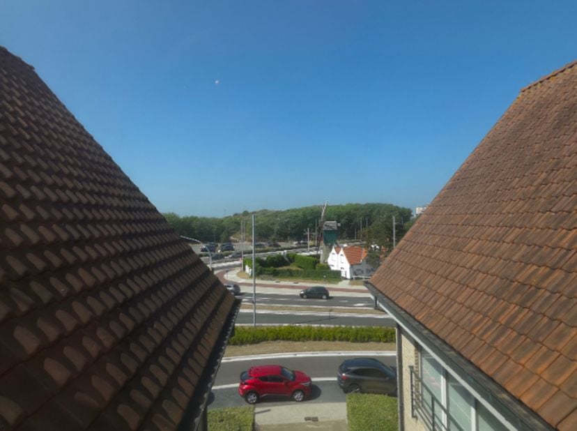 Nieuwsgierig? Bel ons 050 41 38 29&amp;nbsp;<br />
<br />
Uitzonderlijk aanbod aan de Belgische kust!<br />
<br />
In een rustige en familiale badplaats a