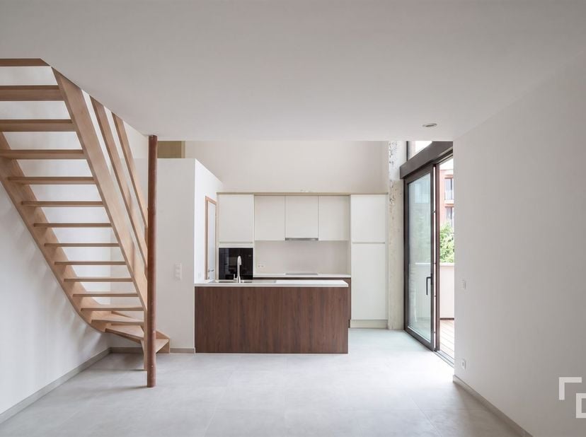 In de nieuwe residentie Melrose Place ontdek je dit prachtige en karaktervolle 1‑slaapkamer loft, gelegen in het hart van Ieper. <br />
Het project i