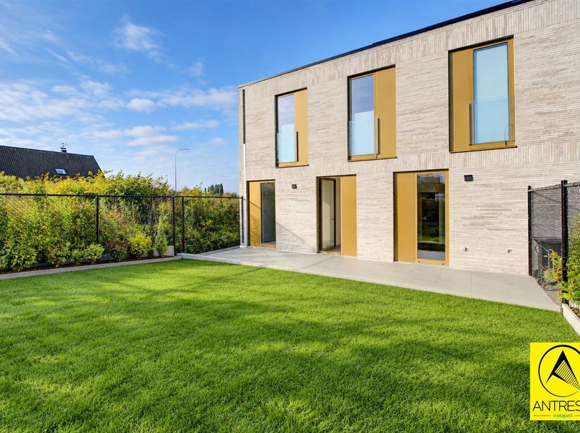 Appartement te koop in Grote Steenweg 3 bus GLVL,
                    2550 Kontich