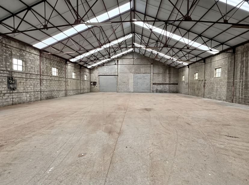 Garage te huur
                    in 9570 Deftinge