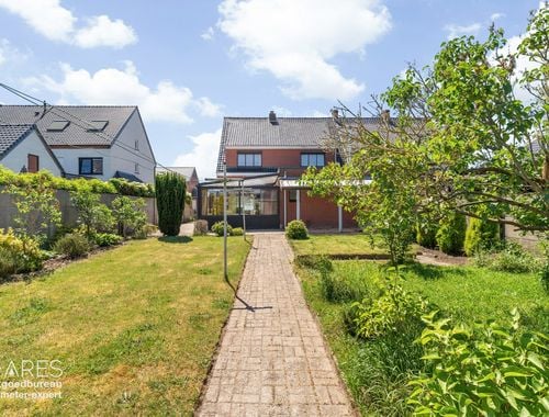                                         Maison à vendre à Vosselaar, € 320.000
