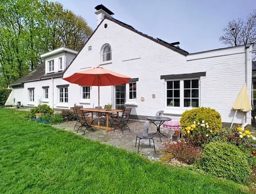                                         Villa à vendre à Lasne-Chapelle-Saint-Lambert, € 1.070.000
