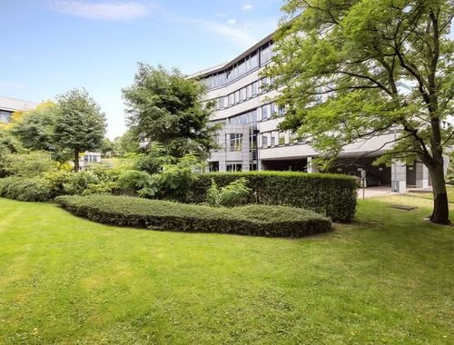                                         Bureaux à louer à Jette, € 2.917

