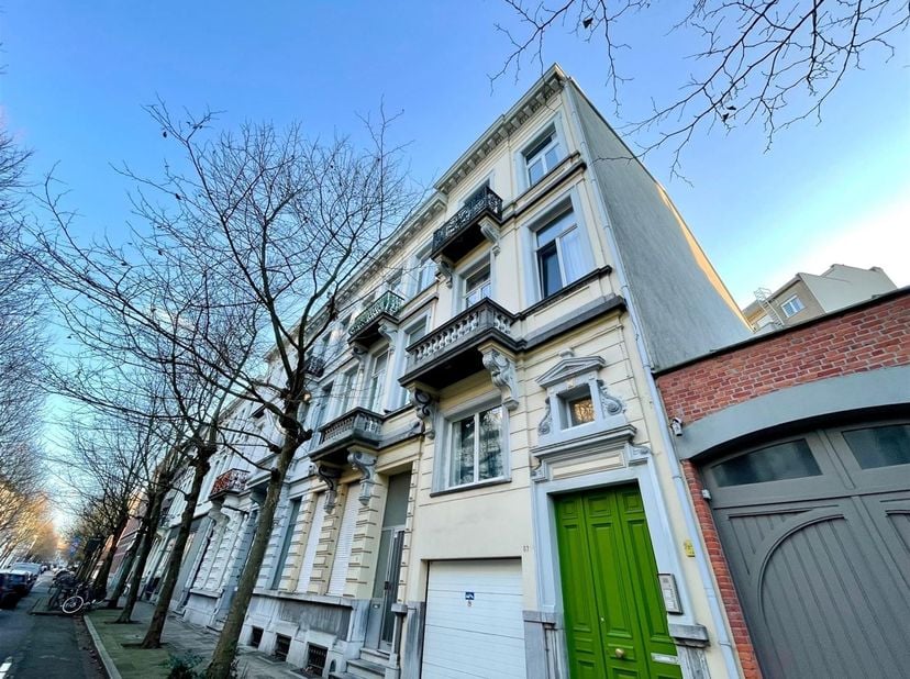 Spacieux studio idéalement situé dans le quartier Sud d'Anvers !<br />
 <br />
Situation : Le studio bénéficie d'un emplacement central dans le quarti