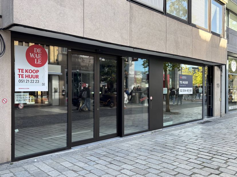 Bedrijfsvastgoed te huur in Ooststraat 115,
                    8800 Roeselare