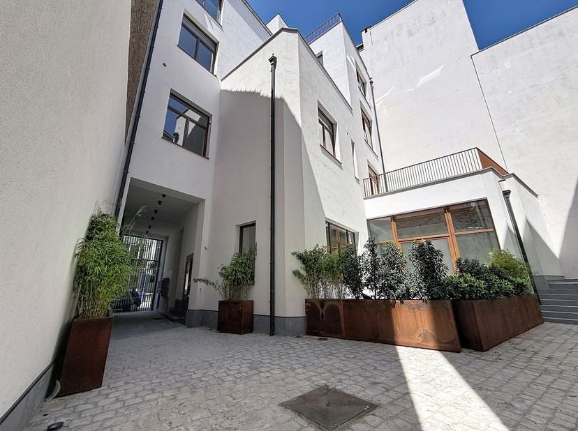 Appartement te koop
                    in 1050 Elsene