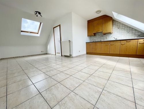                                         Studio avec coin lit à louer à Dottignies, € 525
